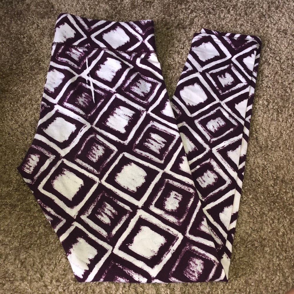 Aerie Small Leggings Purple and White Pattern